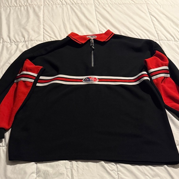 Vintage arctic Men's Black and Red Zip-Up Sweater - Picture 2 of 7